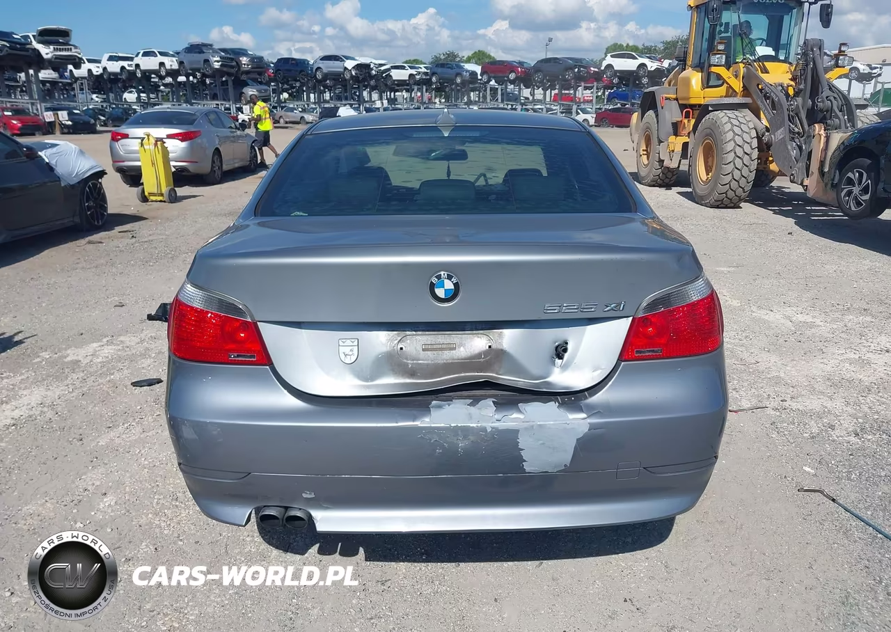 2007 BMW 525Xi VIN:WBANF335X7CW69458 - 17