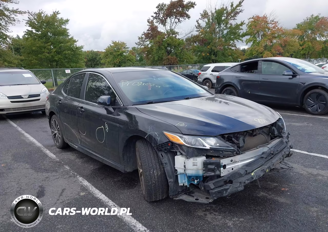 2018 Toyota Camry Se – zdjęcie 1 z 17
