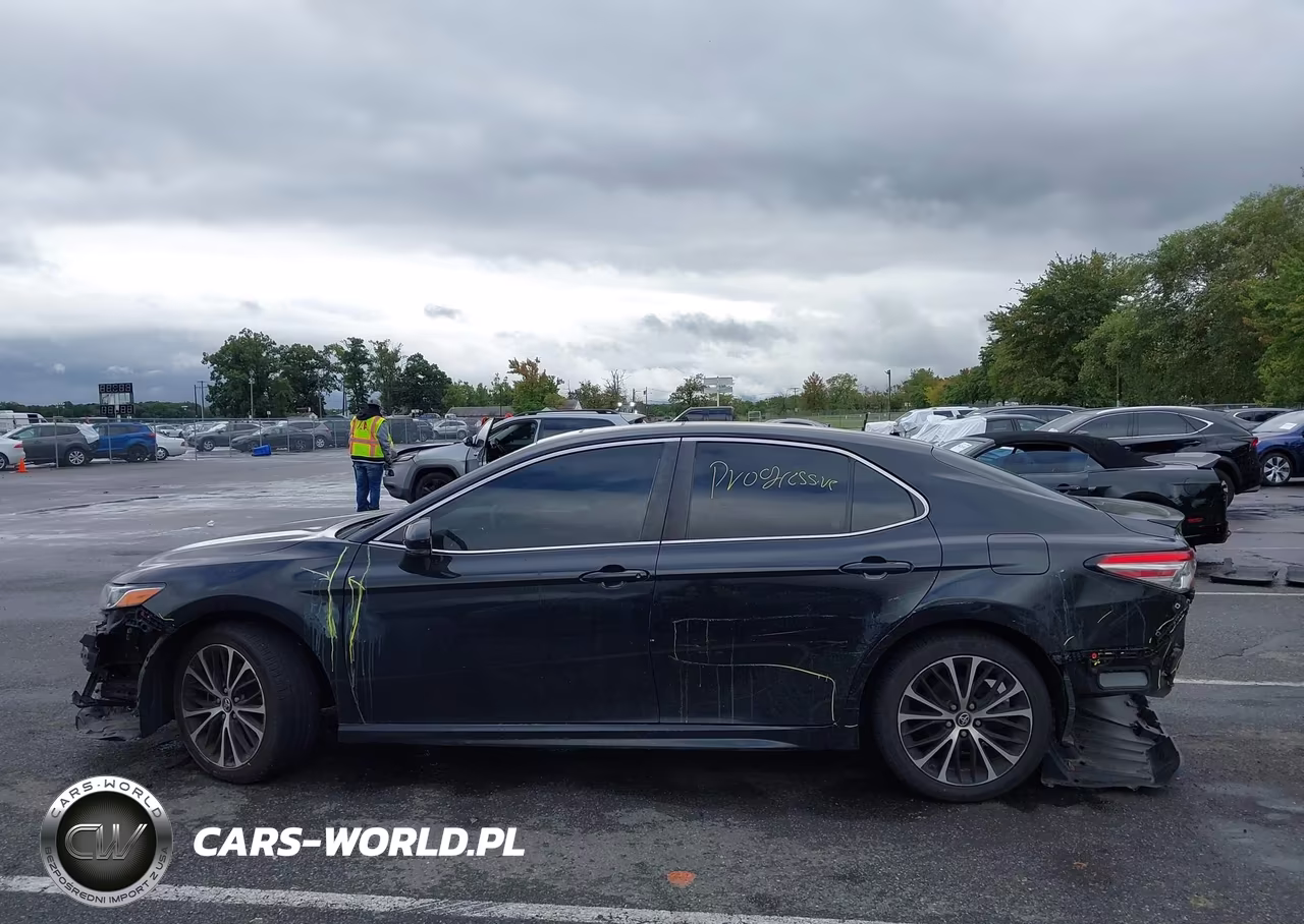 2018 Toyota Camry Se VIN:4T1B11HK0JU551519 - 14