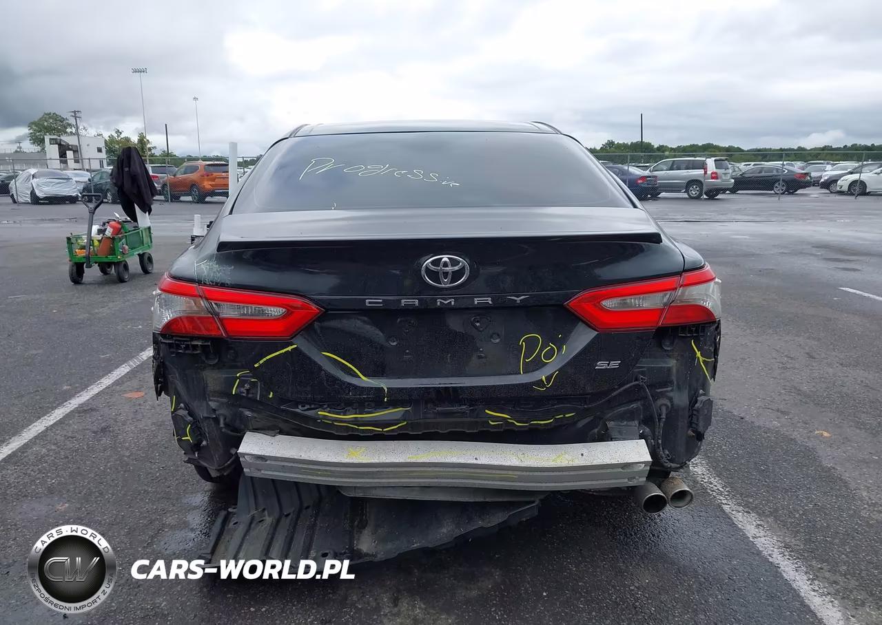 2018 Toyota Camry Se VIN:4T1B11HK0JU551519 - 17
