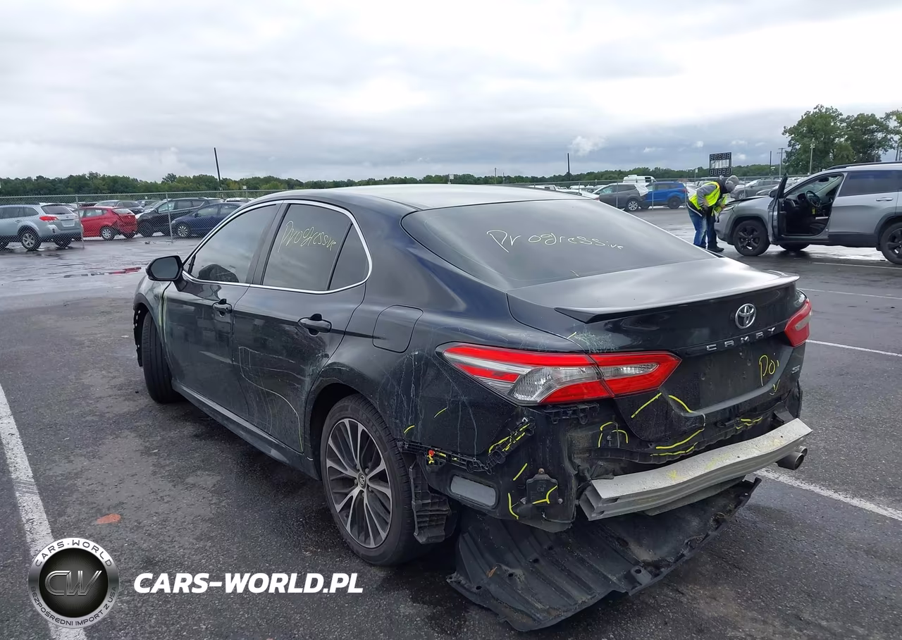 2018 Toyota Camry Se VIN:4T1B11HK0JU551519 - 3