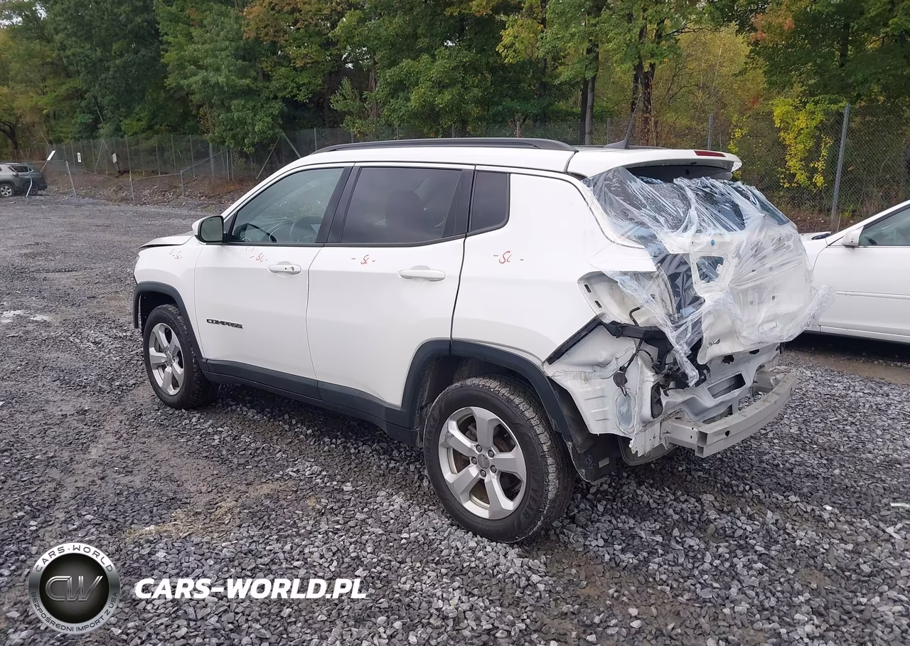2017 Jeep New Compass Latitude 4X4 VIN:3C4NJDBB6HT645677 - 3