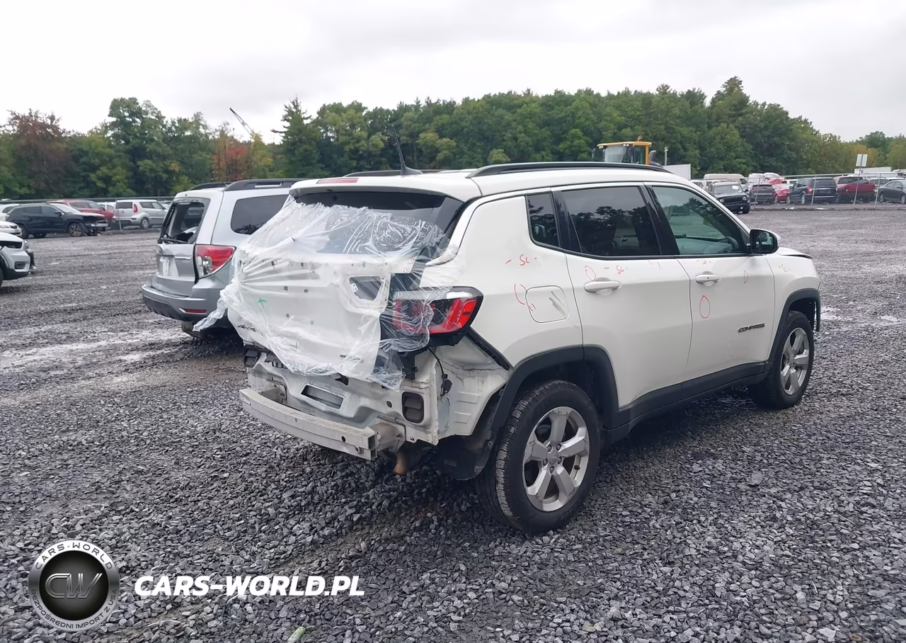2017 Jeep New Compass Latitude 4X4 VIN:3C4NJDBB6HT645677 - 4