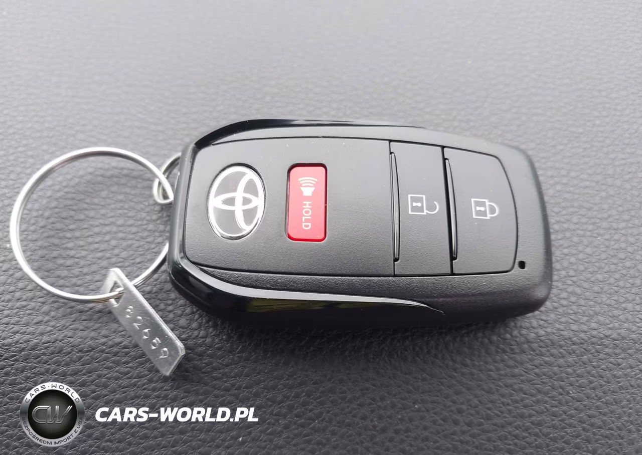 2026 Toyota Corolla Cross Le VIN:7MUCAAAG7TV215006 - 11