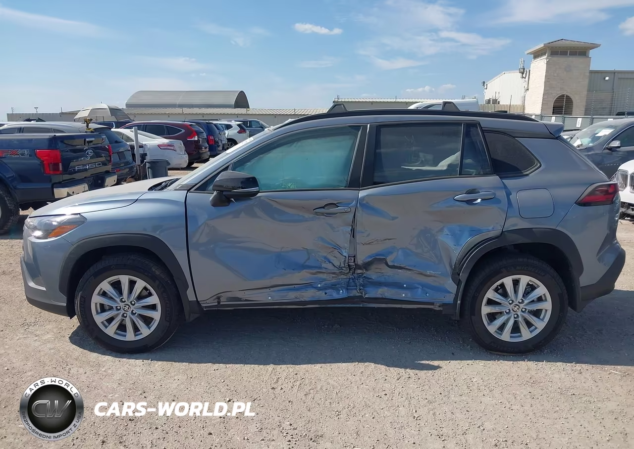 2026 Toyota Corolla Cross Le VIN:7MUCAAAG7TV215006 - 15