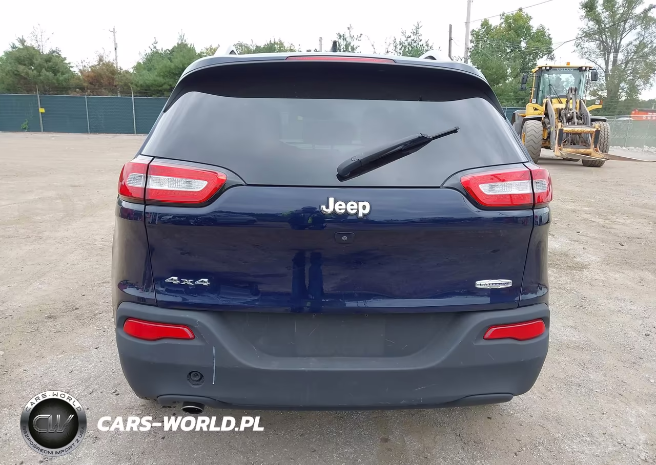 2015 Jeep Cherokee Latitude VIN:1C4PJMCB2FW733527 - 16