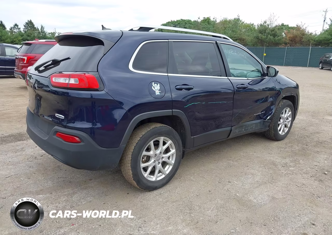 2015 Jeep Cherokee Latitude VIN:1C4PJMCB2FW733527 - 4