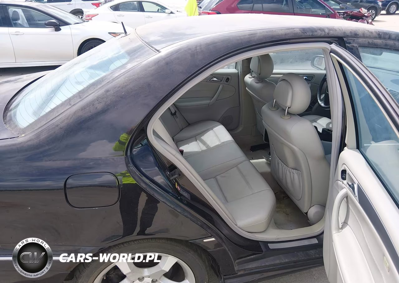 2005 Mercedes-Benz C 230 Kompressor Sport VIN:WDBRF40J35F561978 - 8