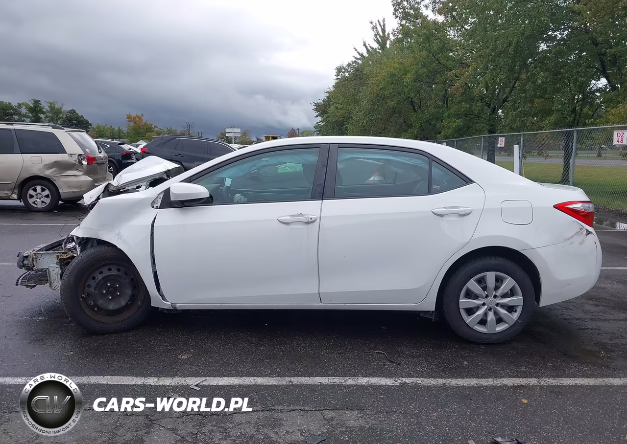 2015 Toyota Corolla Le VIN:2T1BURHE8FC449815 - 14
