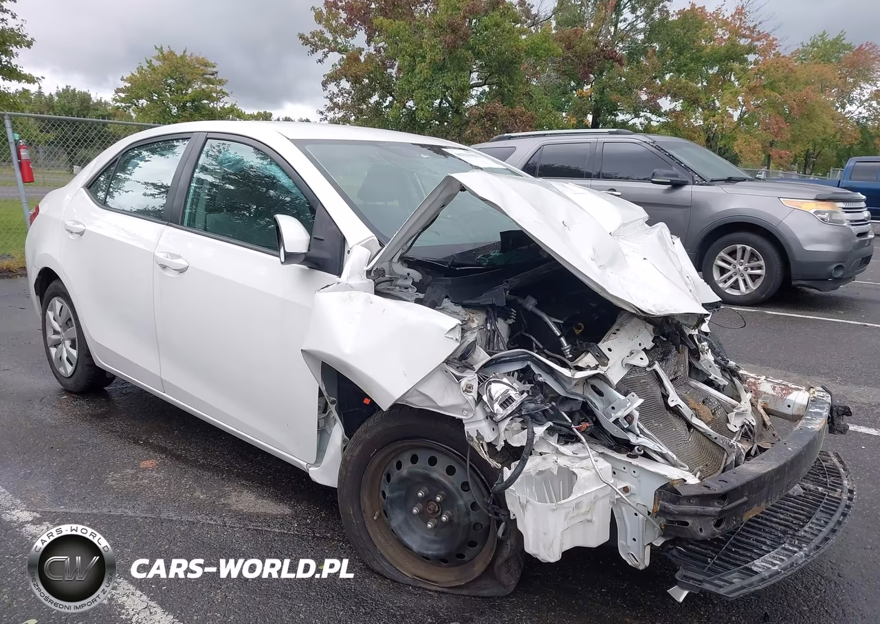 2015 Toyota Corolla Le VIN:2T1BURHE8FC449815 - 17