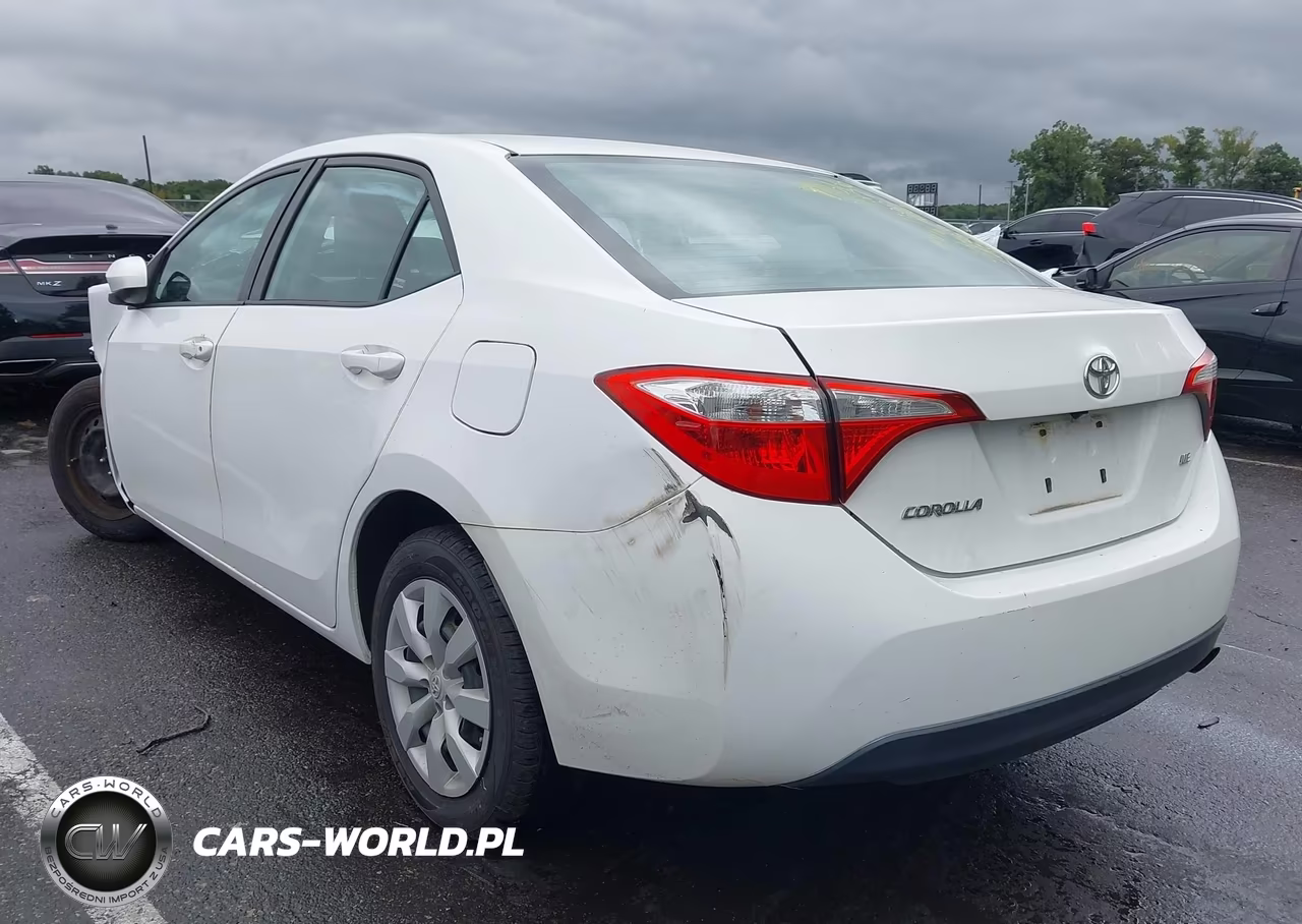 2015 Toyota Corolla Le VIN:2T1BURHE8FC449815 - 3