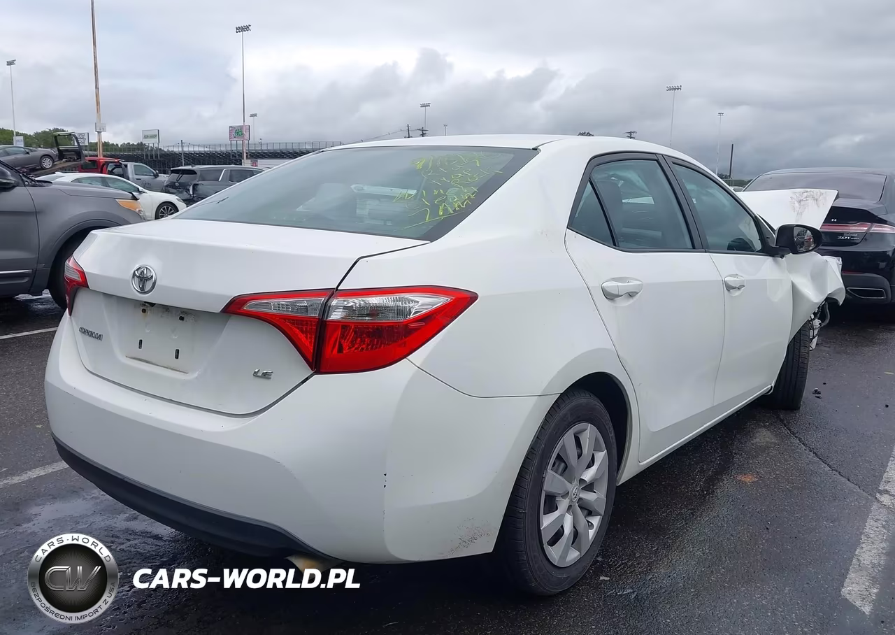 2015 Toyota Corolla Le VIN:2T1BURHE8FC449815 - 4
