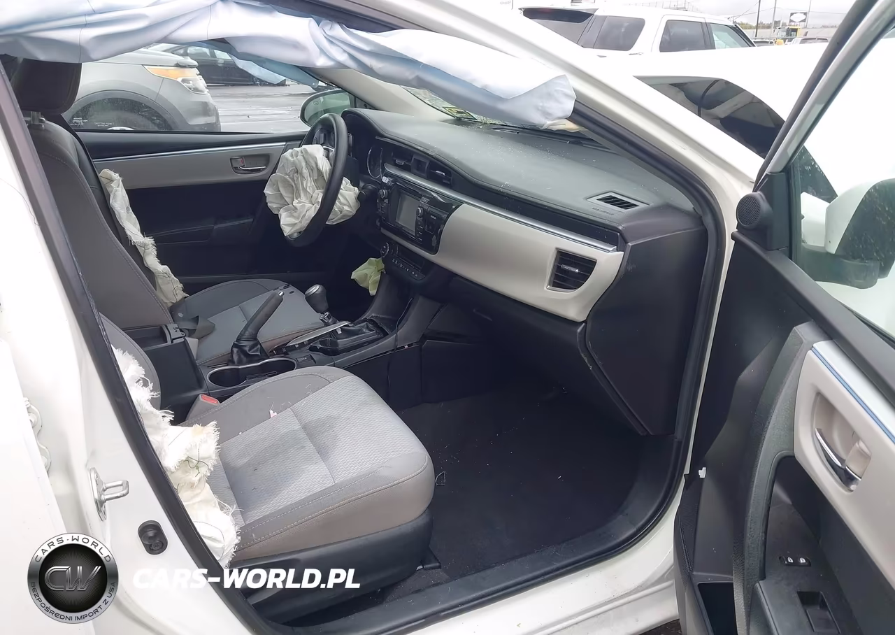 2015 Toyota Corolla Le VIN:2T1BURHE8FC449815 - 5