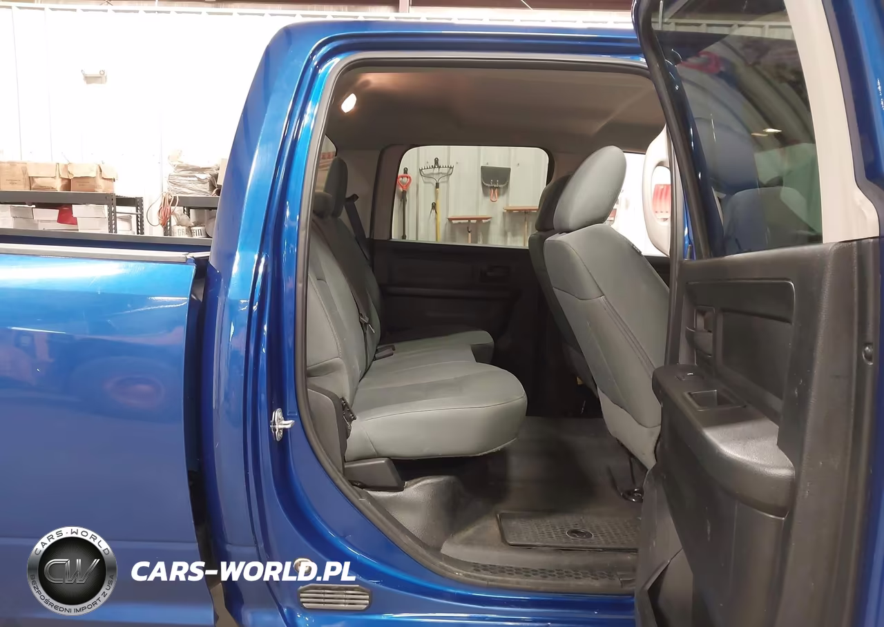 2017 Ram 3500 Tradesman 4X4 6'4 Box VIN:3C63R3CLXHG718986 - 8