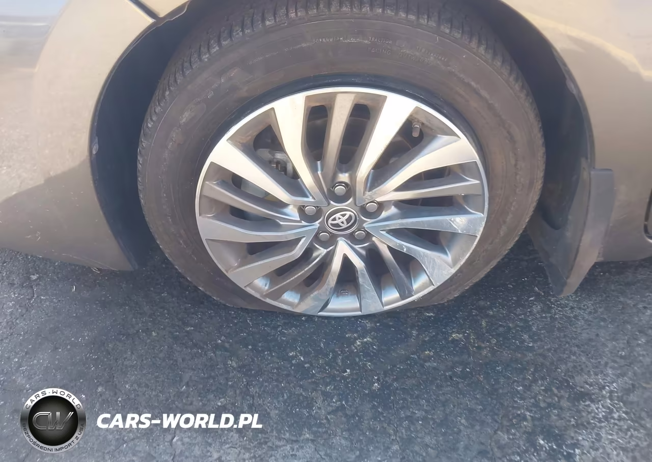2018 Toyota Corolla Xle VIN:2T1BURHE7JC972249 - 17