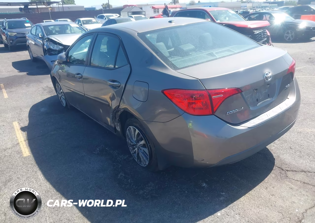 2018 Toyota Corolla Xle VIN:2T1BURHE7JC972249 - 3
