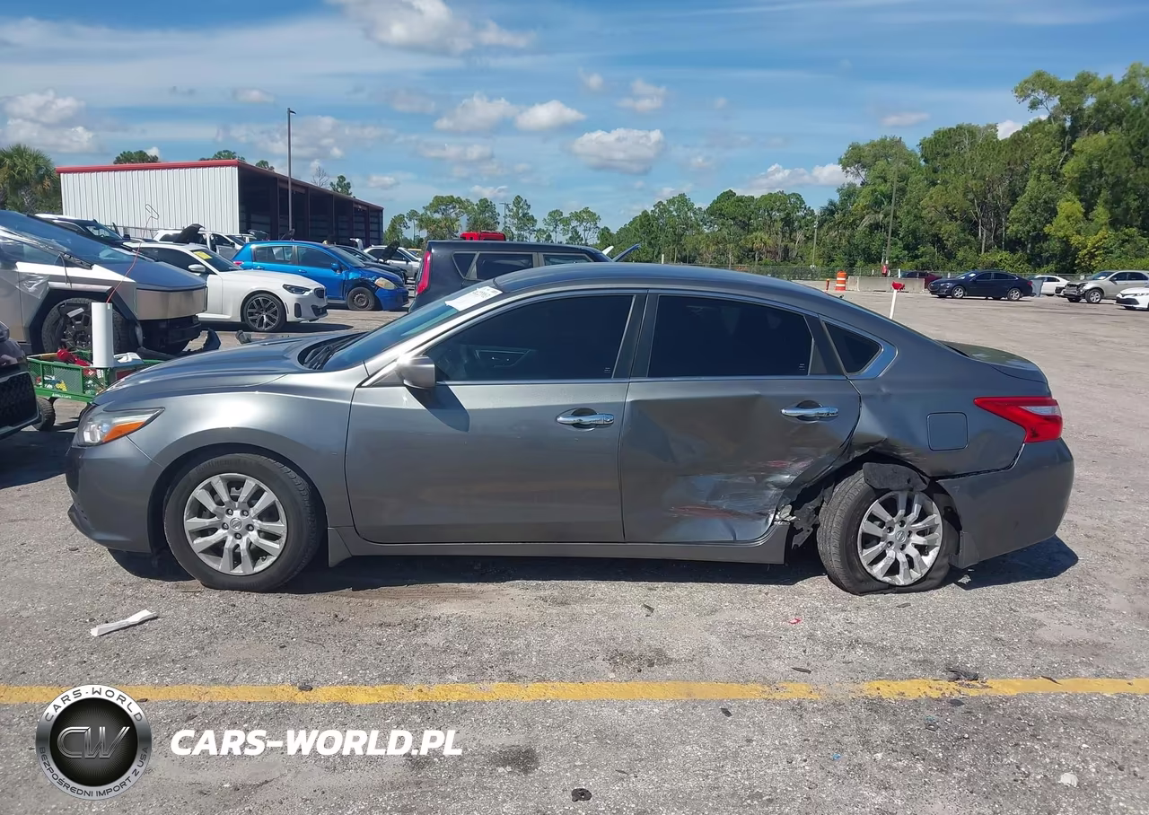 2017 Nissan Altima 2.5 S VIN:1N4AL3AP8HC212556 - 14