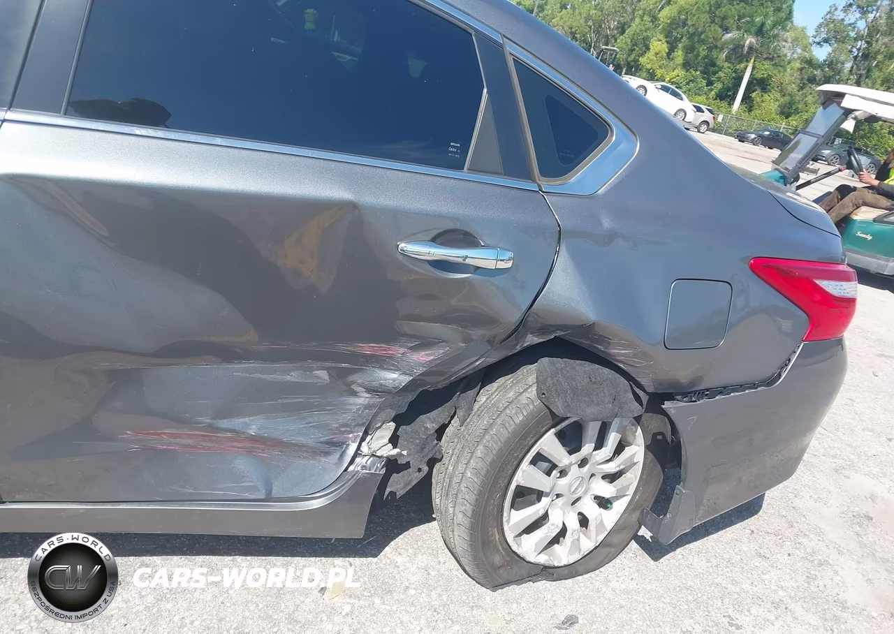 2017 Nissan Altima 2.5 S VIN:1N4AL3AP8HC212556 - 6