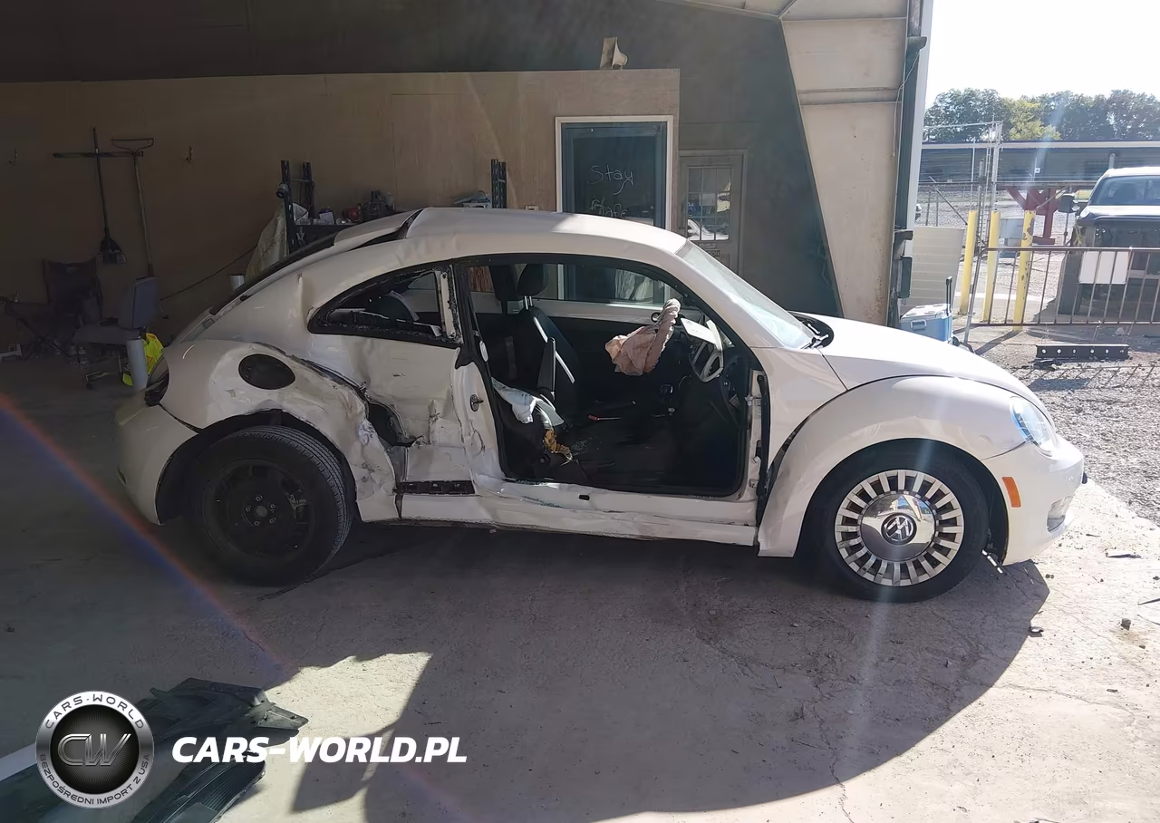 2013 Volkswagen Beetle 2.5L VIN:3VWJP7AT4DM678381 - 14