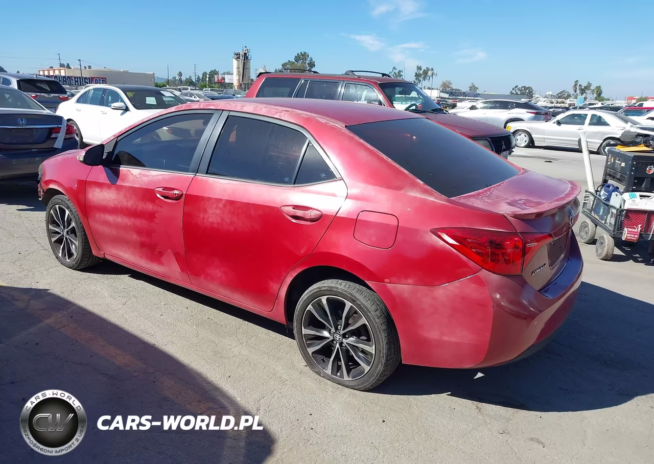 2018 Toyota Corolla Se VIN:5YFBURHE7JP836039 - 3