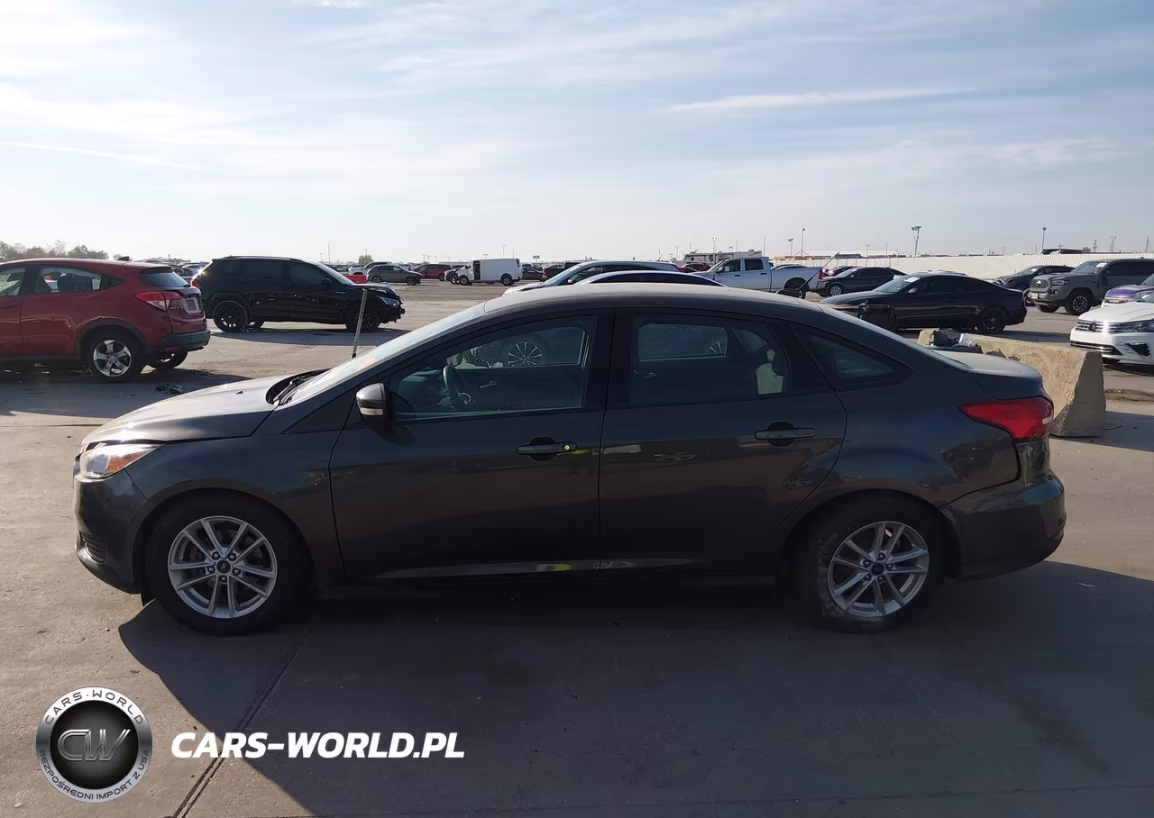 2016 Ford Focus Se VIN:1FADP3F26GL331767 - 14
