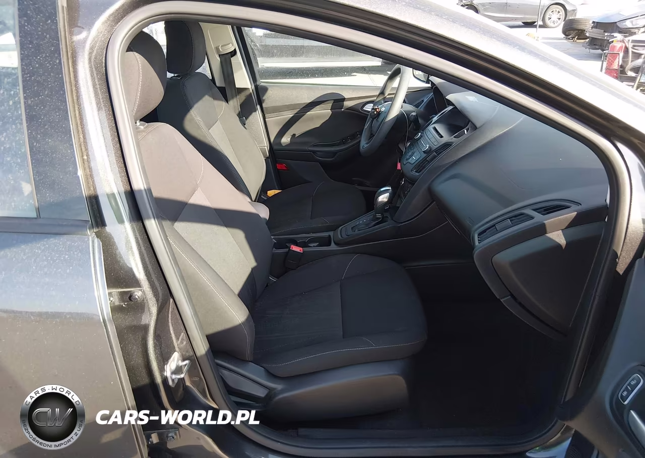 2016 Ford Focus Se VIN:1FADP3F26GL331767 - 5