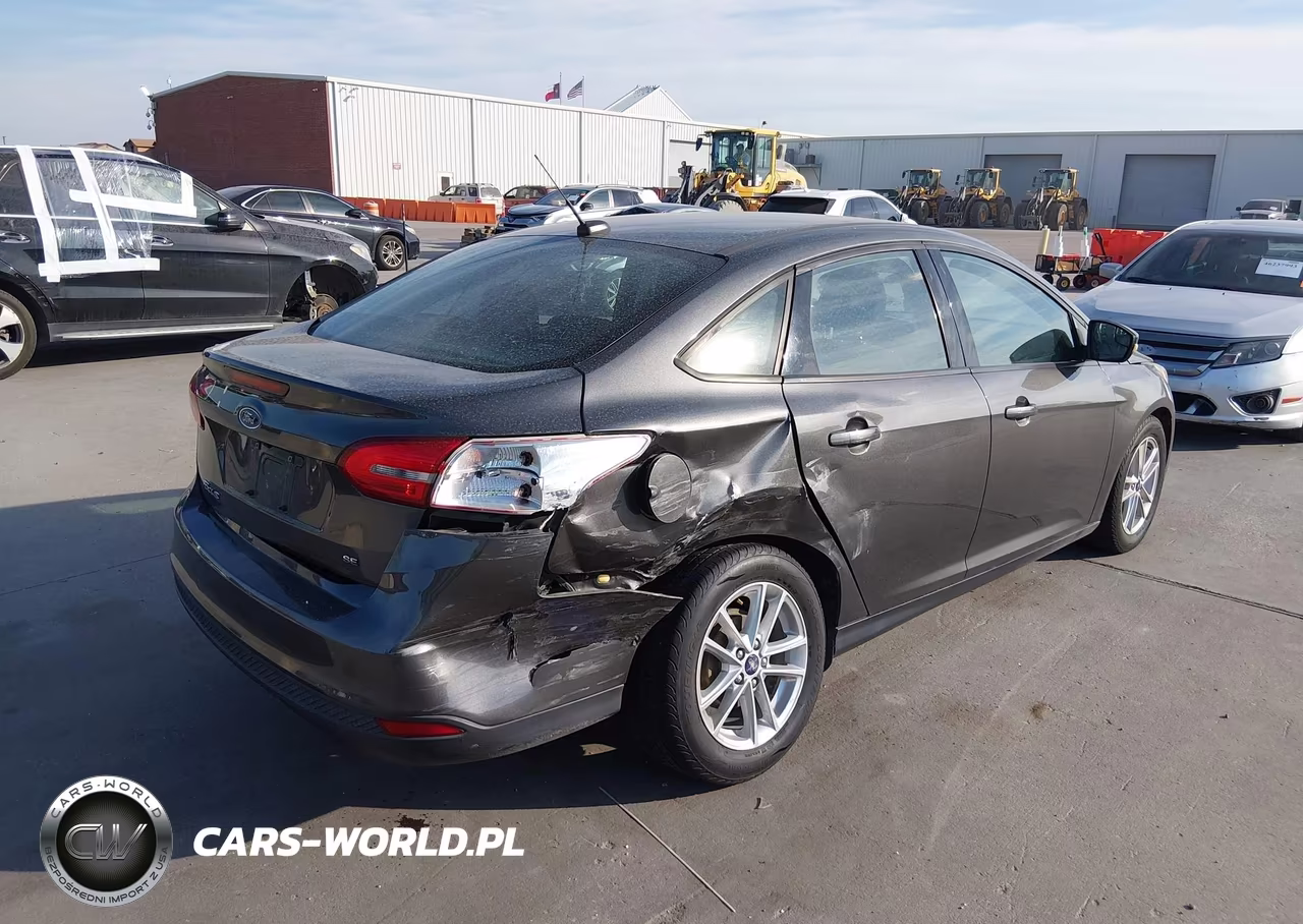 2016 Ford Focus Se VIN:1FADP3F26GL331767 - 6