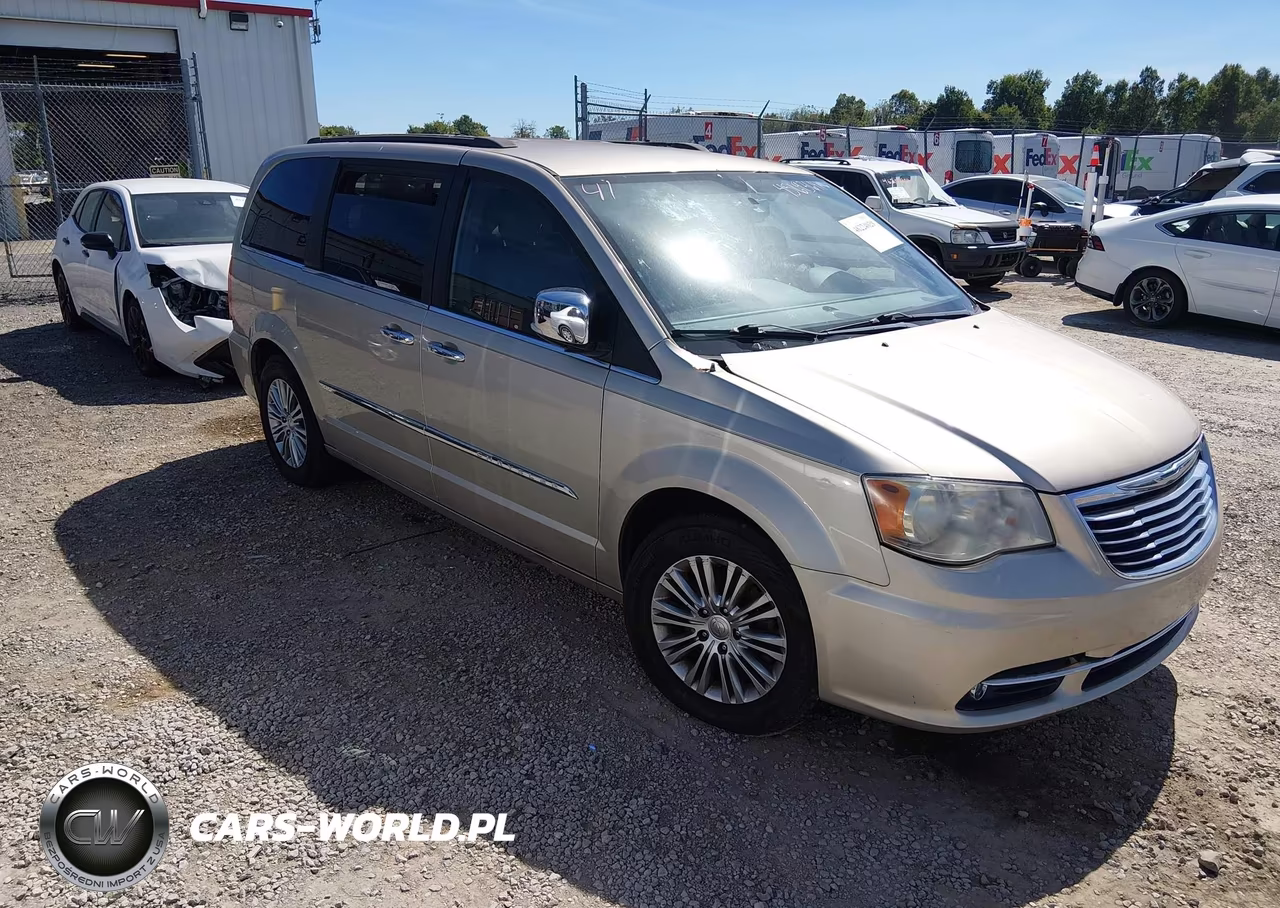2013 Chrysler Town & Country Touring-L