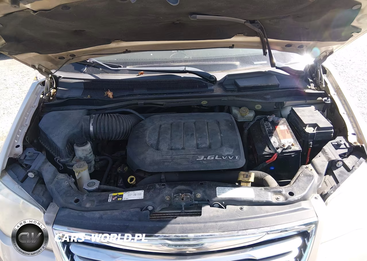 2013 Chrysler Town & Country Touring-L VIN:2C4RC1CG3DR571832 - 10