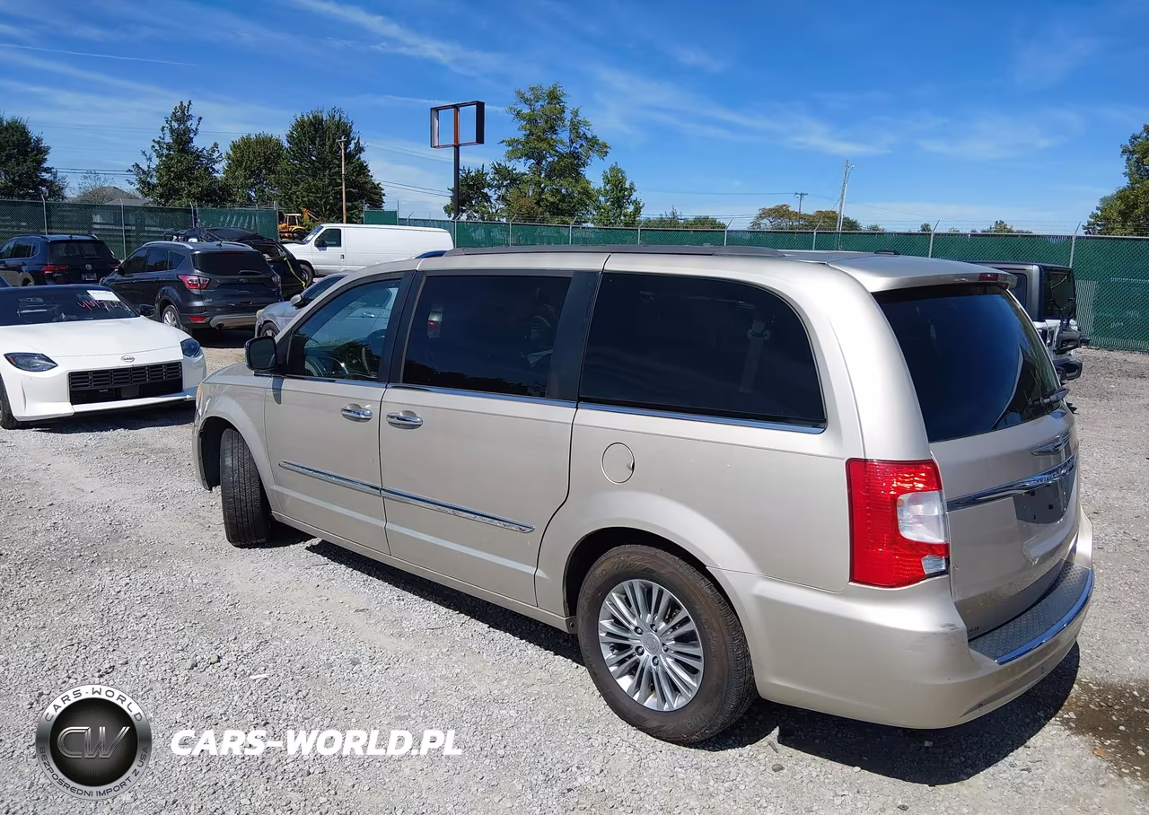 2013 Chrysler Town & Country Touring-L VIN:2C4RC1CG3DR571832 - 16