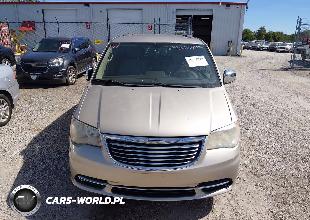 2013 Chrysler Town & Country Touring-L VIN:2C4RC1CG3DR571832 - 6