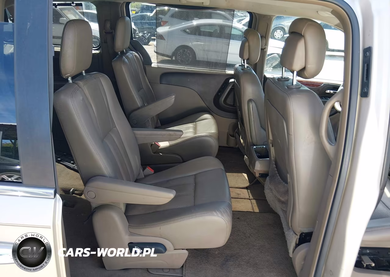 2013 Chrysler Town & Country Touring-L VIN:2C4RC1CG3DR571832 - 8