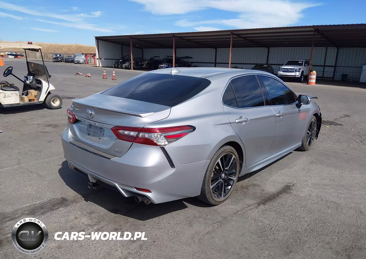 2018 Toyota Camry Xse VIN:4T1B61HK8JU029478 - 4