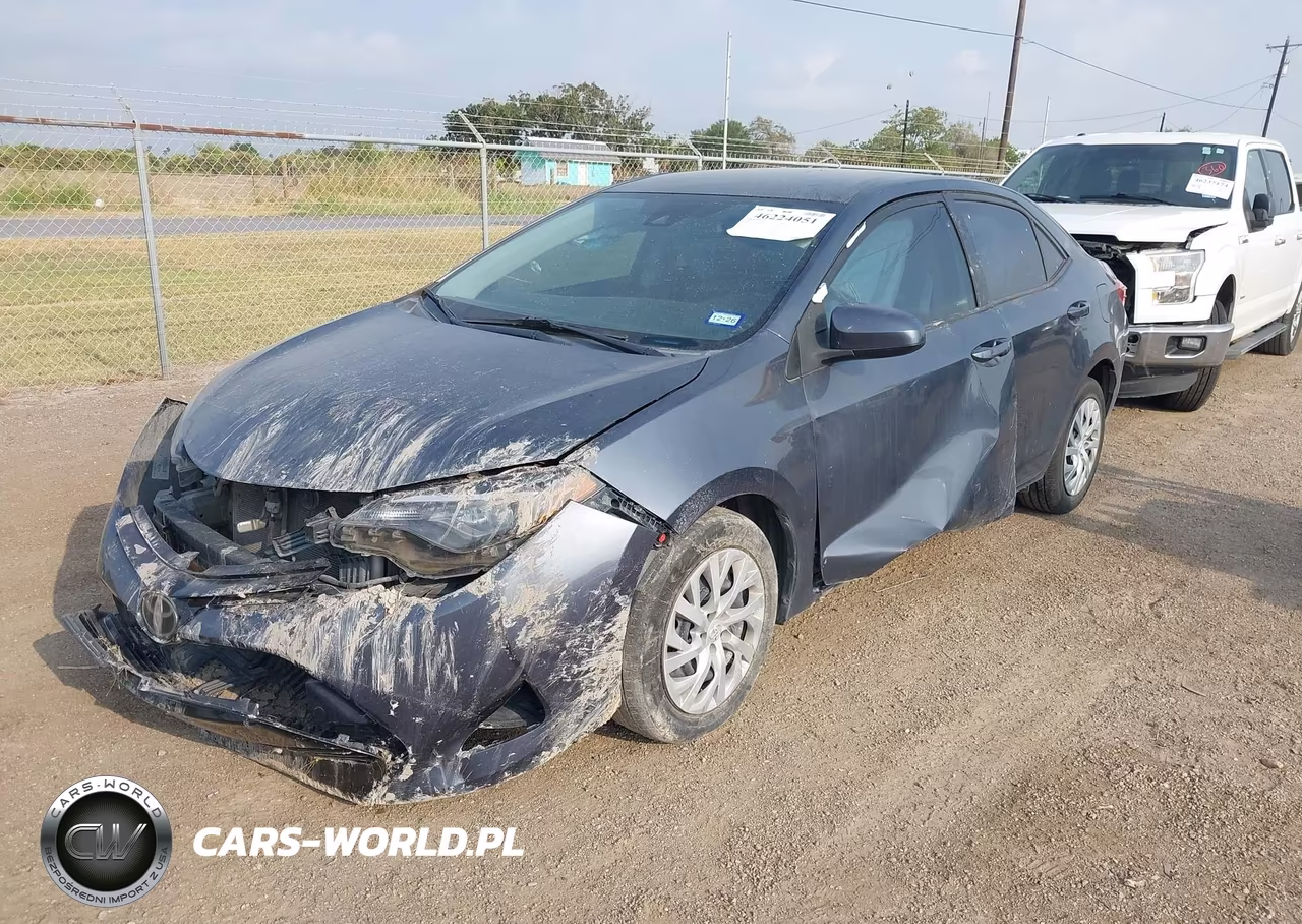 2018 Toyota Corolla Le VIN:5YFBURHE8JP773596 - 2