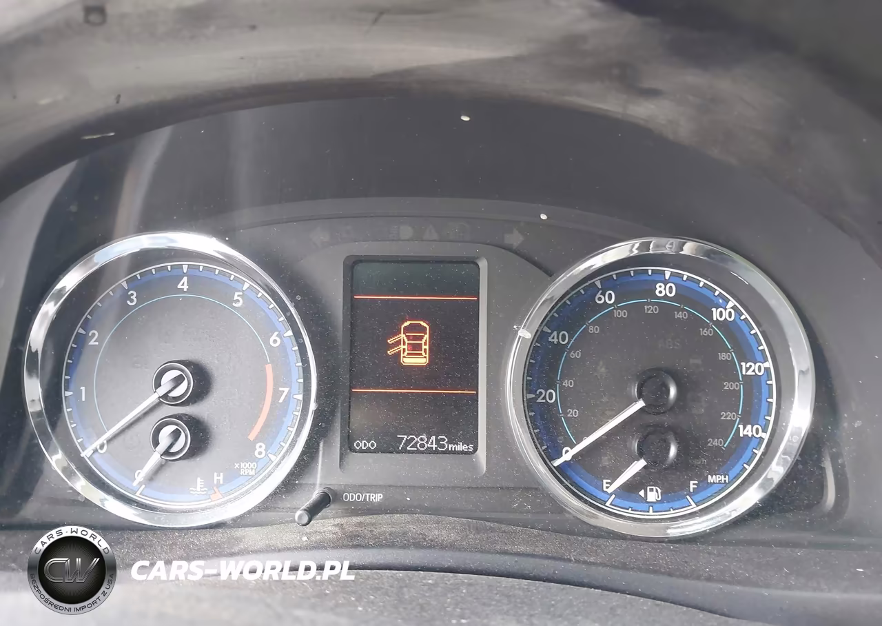 2018 Toyota Corolla Le VIN:5YFBURHE8JP773596 - 7