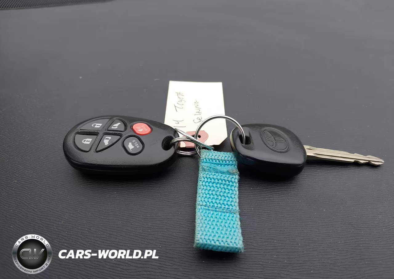 2014 Toyota Sienna Xle V6 8 Passenger VIN:5TDYK3DC6ES500249 - 11