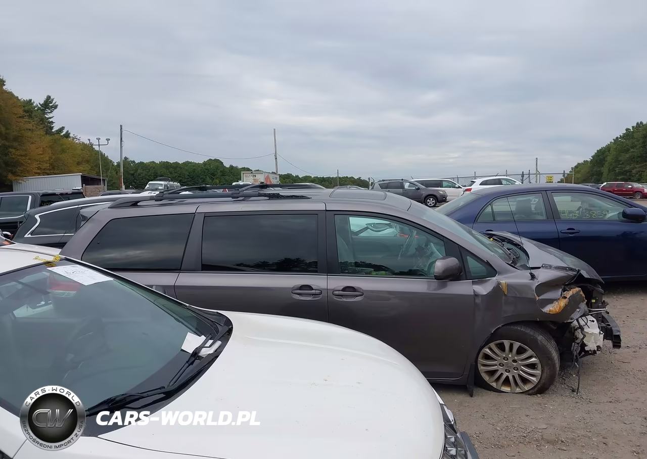 2014 Toyota Sienna Xle V6 8 Passenger VIN:5TDYK3DC6ES500249 - 14