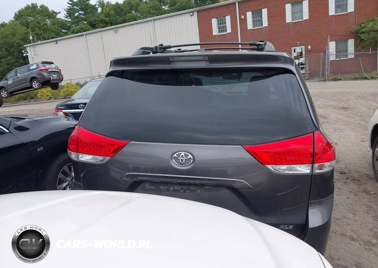 2014 Toyota Sienna Xle V6 8 Passenger VIN:5TDYK3DC6ES500249 - 17