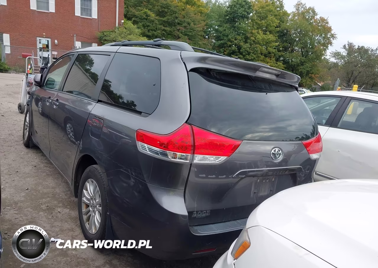 2014 Toyota Sienna Xle V6 8 Passenger VIN:5TDYK3DC6ES500249 - 3