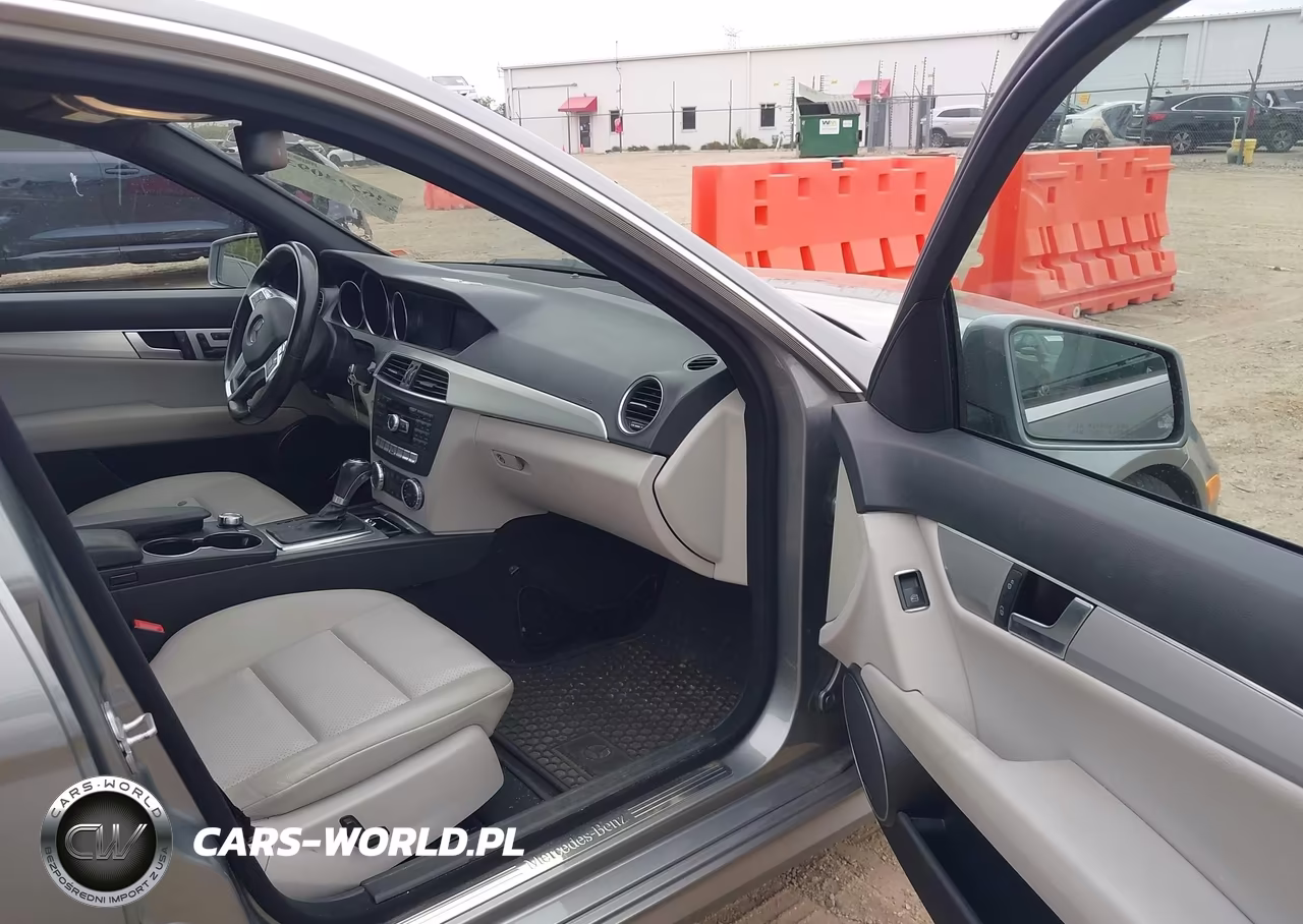 2012 Mercedes-Benz C 300 Sport 4Matic VIN:WDDGF8BB6CF894524 - 5