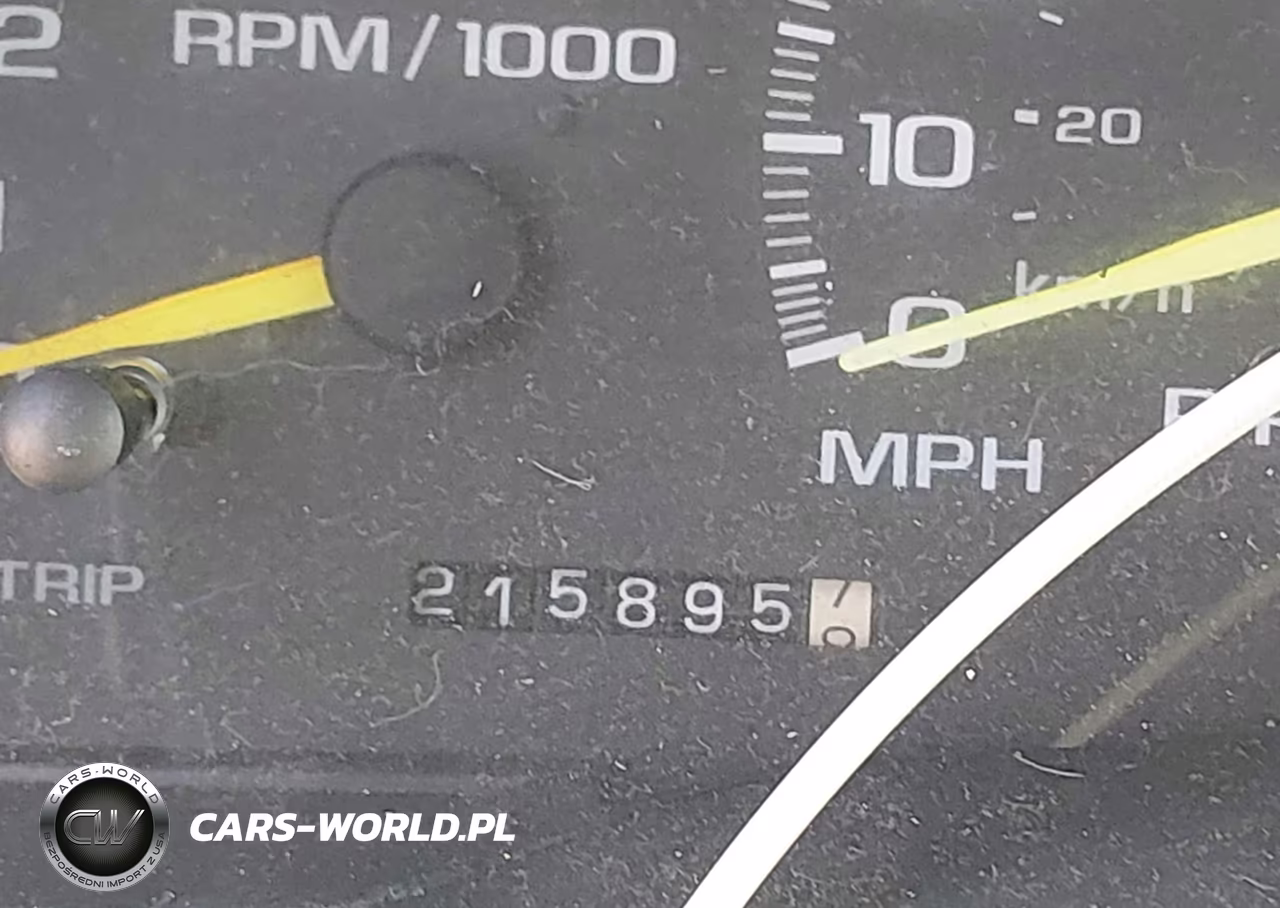 1999 Chevrolet Suburban 2500 VIN:3GNGK26J6XG247122 - 15