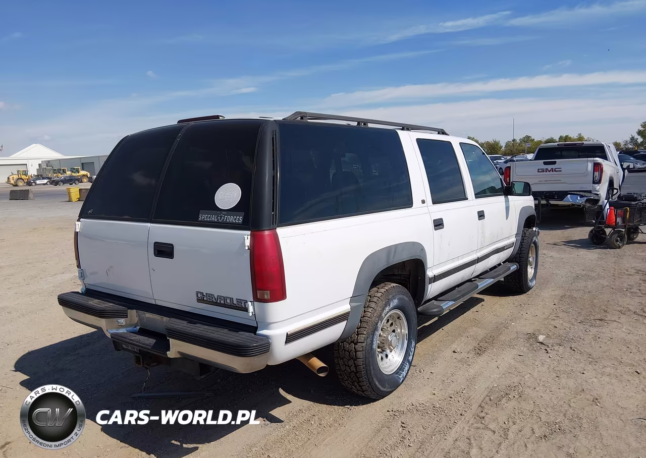 1999 Chevrolet Suburban 2500 VIN:3GNGK26J6XG247122 - 4