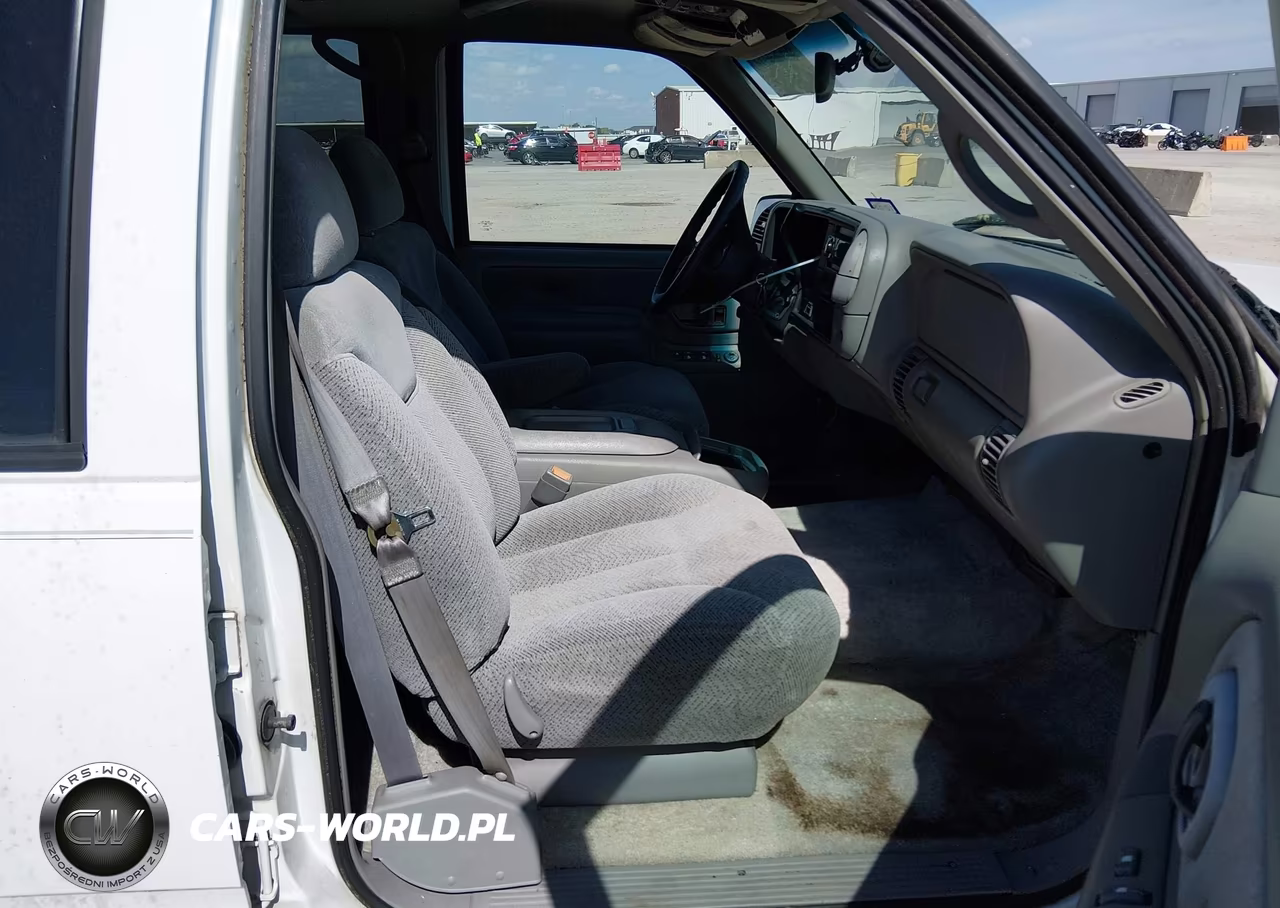 1999 Chevrolet Suburban 2500 VIN:3GNGK26J6XG247122 - 5
