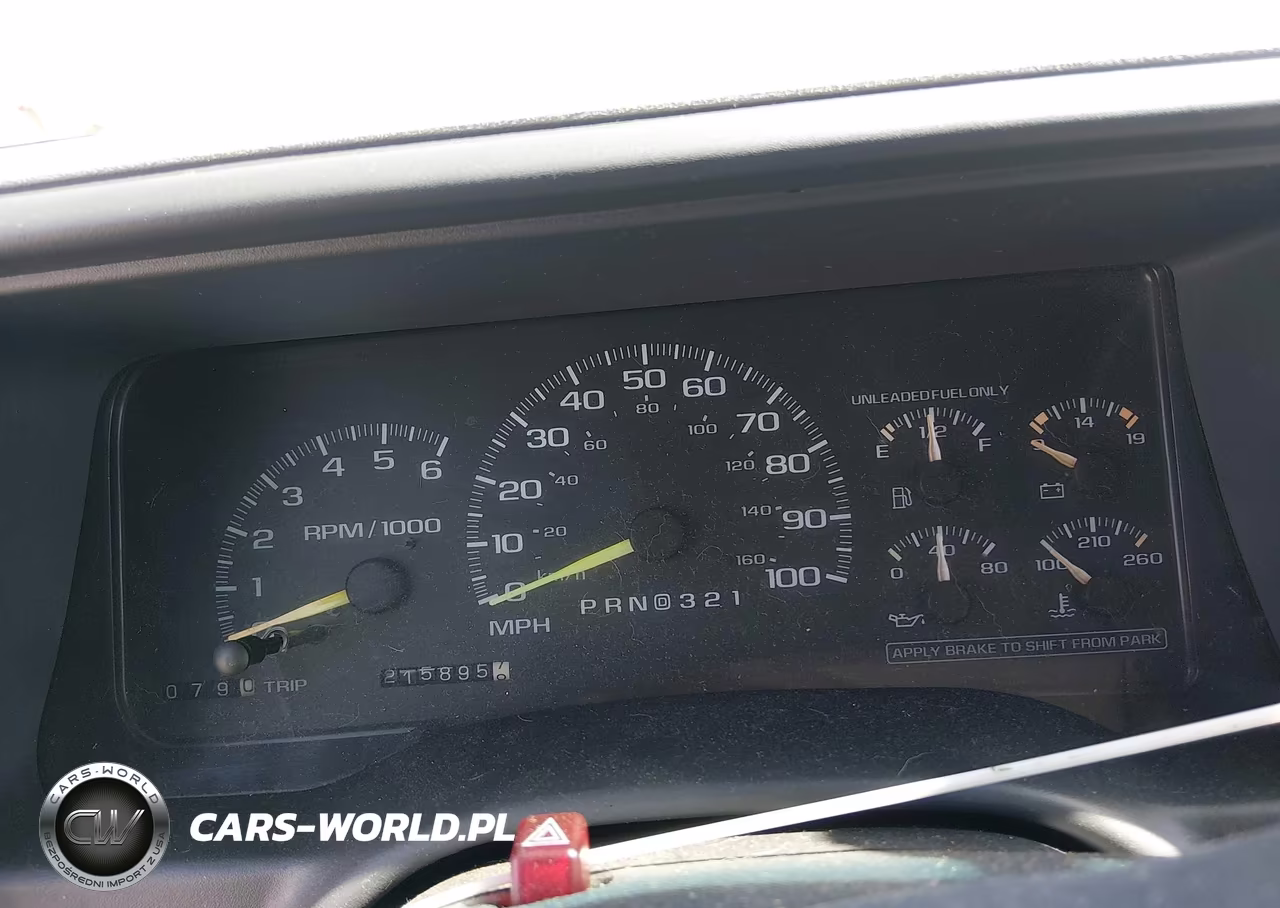 1999 Chevrolet Suburban 2500 VIN:3GNGK26J6XG247122 - 7