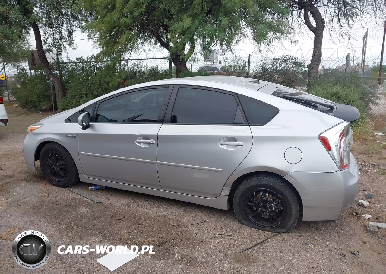 2013 Toyota Prius Three VIN:JTDKN3DU7D5571762 - 14