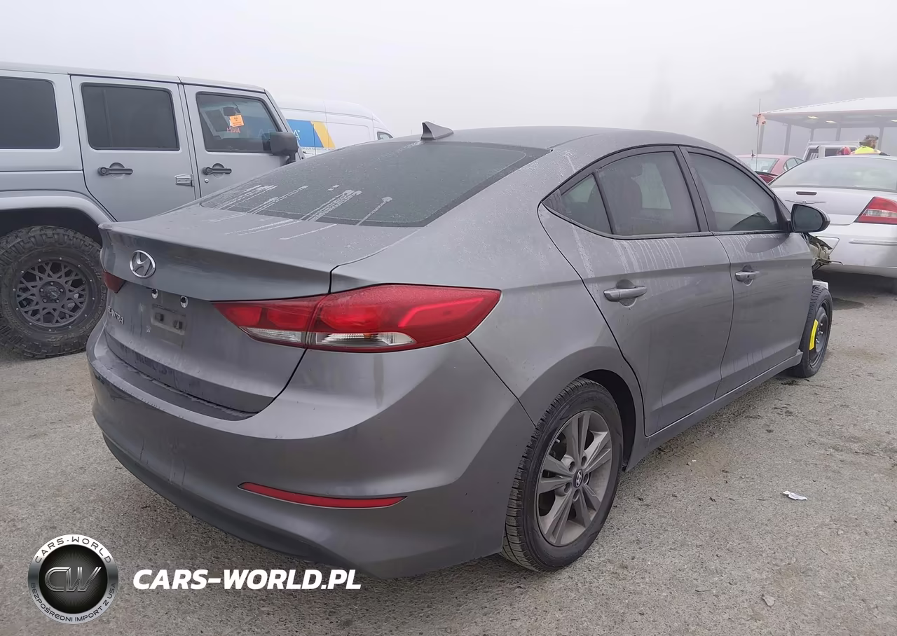 2018 Hyundai Elantra Value Edition VIN:5NPD84LF7JH396269 - 4