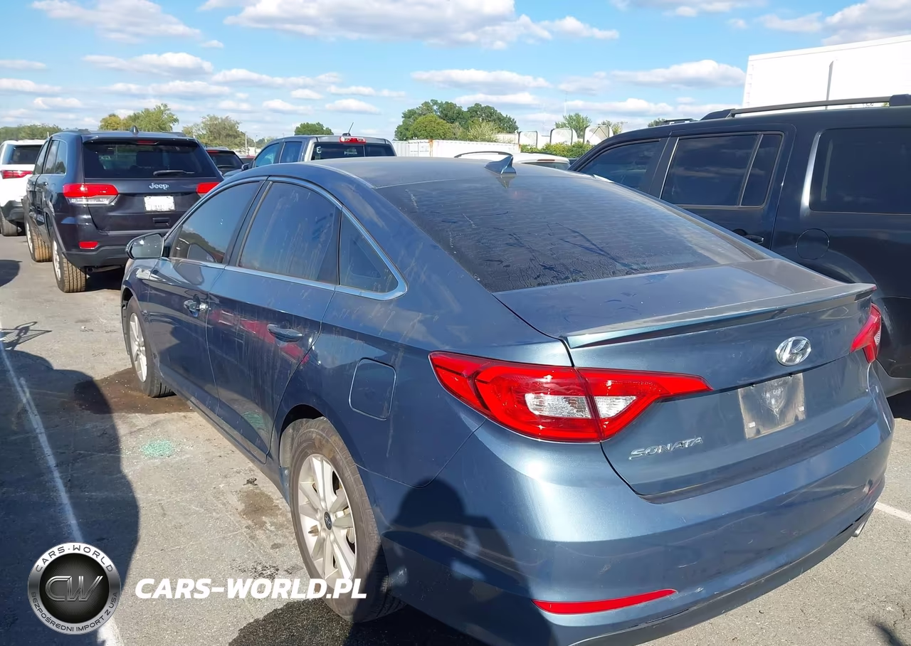 2015 Hyundai Sonata 2.4L Se VIN:5NPE24AF5FH205612 - 3