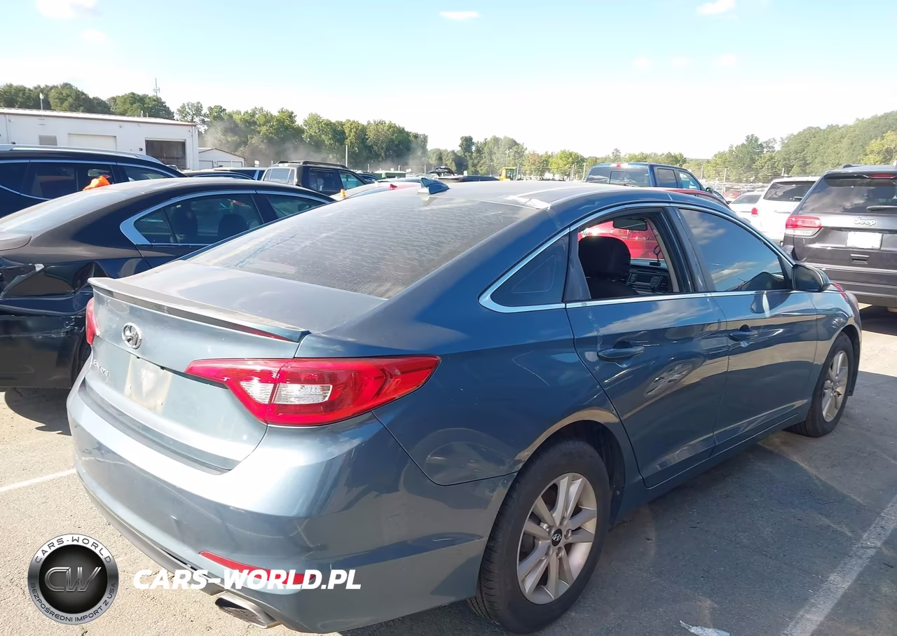 2015 Hyundai Sonata 2.4L Se VIN:5NPE24AF5FH205612 - 4