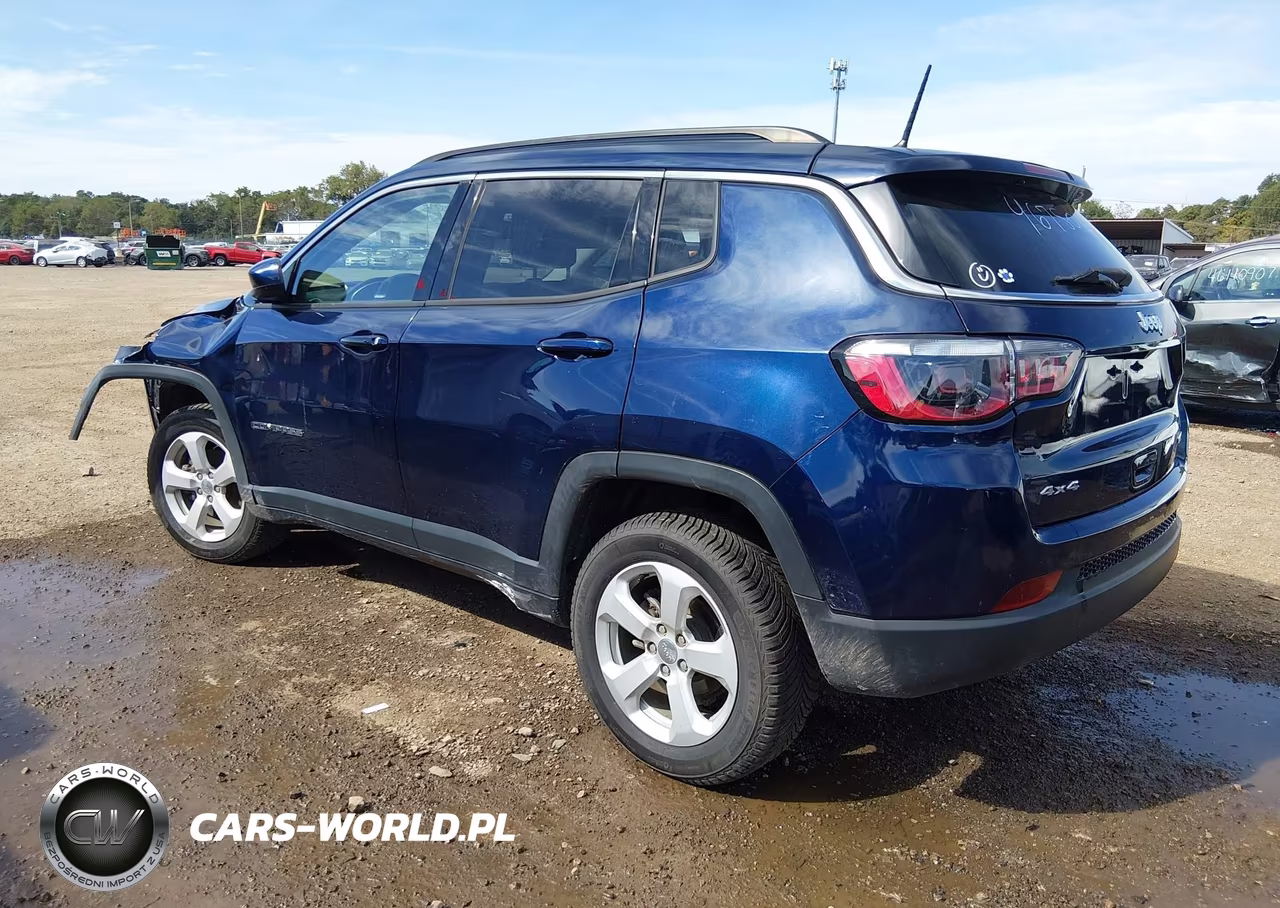 2018 Jeep Compass Latitude 4X4 VIN:3C4NJDBB1JT467506 - 3