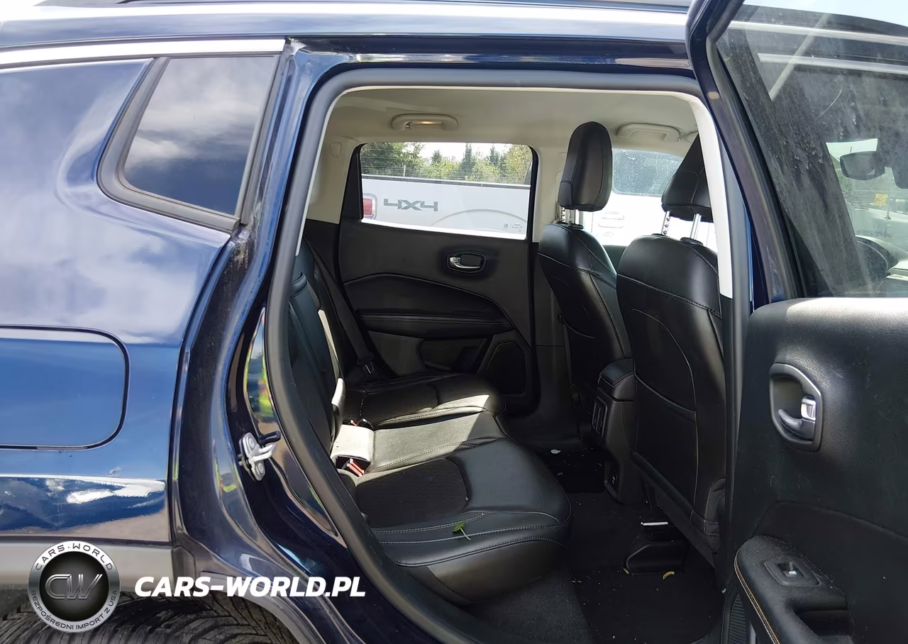 2018 Jeep Compass Latitude 4X4 VIN:3C4NJDBB1JT467506 - 8